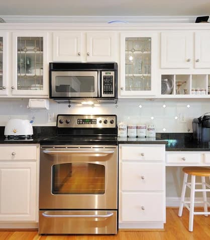 Stock vs. Custom Cabinets: What’s the Best Choice?